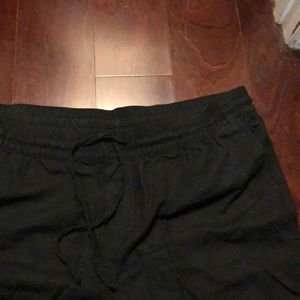 Black linen pants.